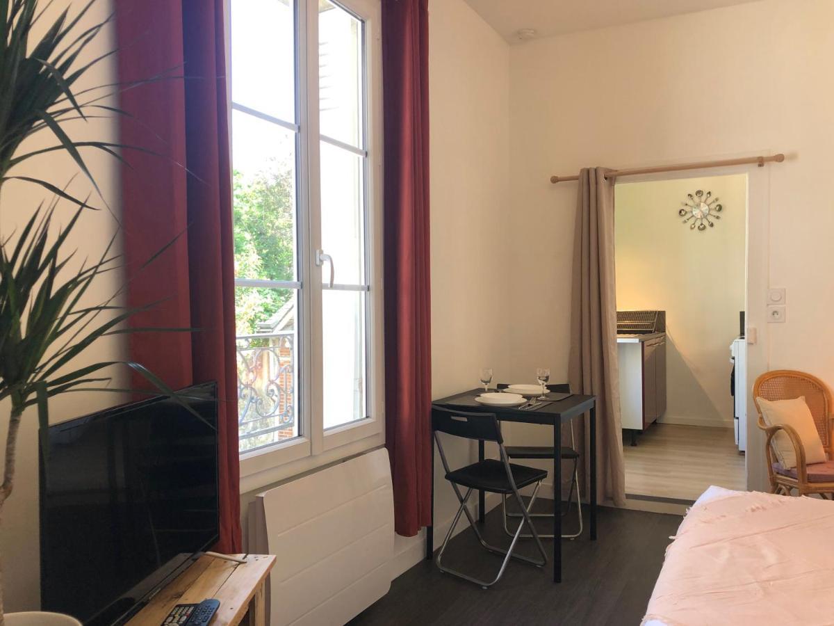 Studio Paisible Avec Jardin - Tours Centre Екстериор снимка